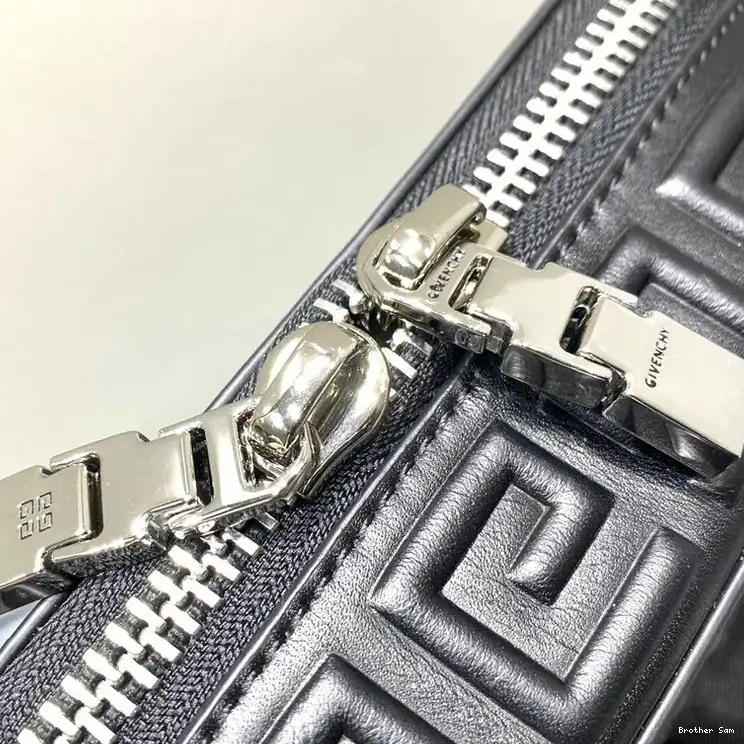 Brother Sam Yupoo Bag 2209SW0077 Givenchy 0408